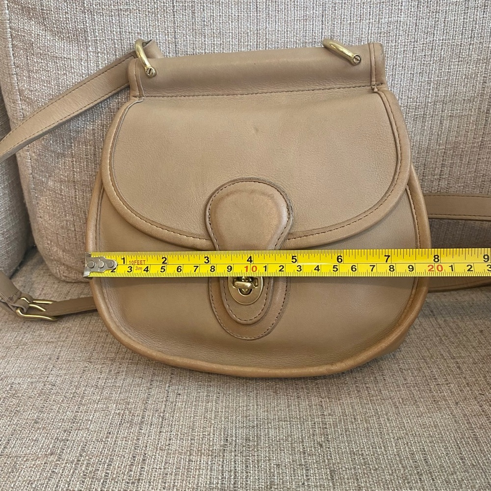 Vintage Coach Post Pouch style 9906 stone crossbody tan camel leather round 90s - Picture 8 of 13